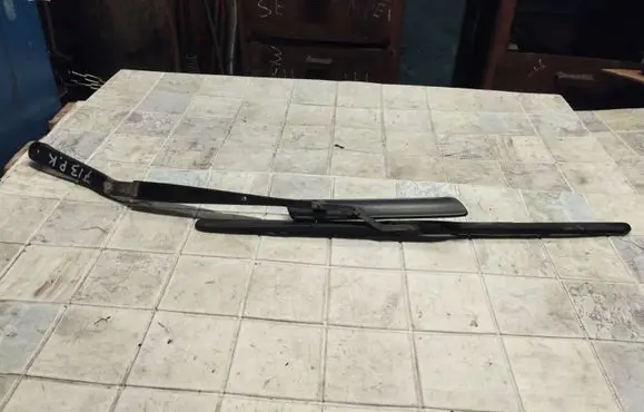 Subaru Forester SF Windshield/front glass wiper blade 35576LD