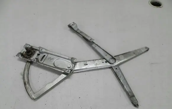 Opel Corsa B Front door manual window regulator 90388862