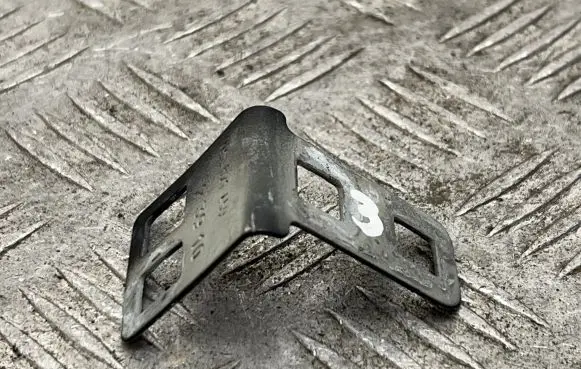 Porsche Cayenne (92A) Fender mounting bracket 7P5821459