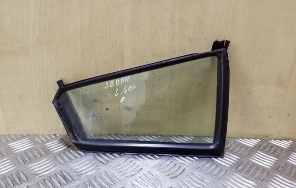 Rear vent window glass