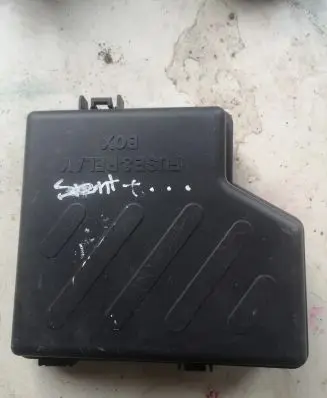Hyundai Santa Fe Fuse box cover