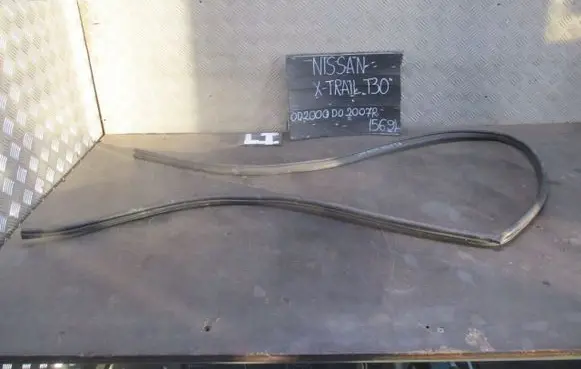 Nissan X-Trail T30 Rubber seal loading door 
