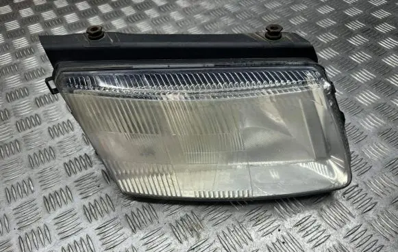 Volkswagen PASSAT B5 Headlight/headlamp 3B0941295A