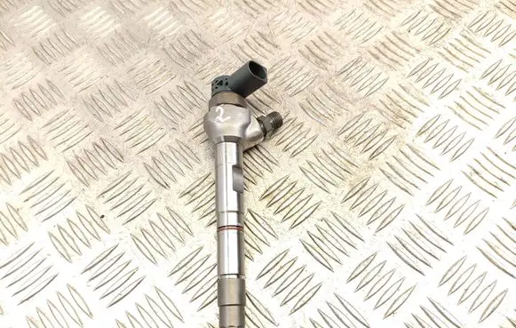Audi A3 S3 8V Fuel injector 0445110469 04L130277AC