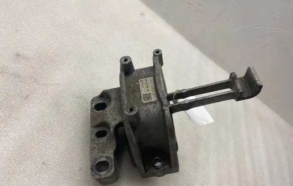 Audi A3 S3 8V Engine mount bracket 5Q0199262CR