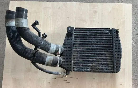 Maserati Levante Intercooler radiator 670039135