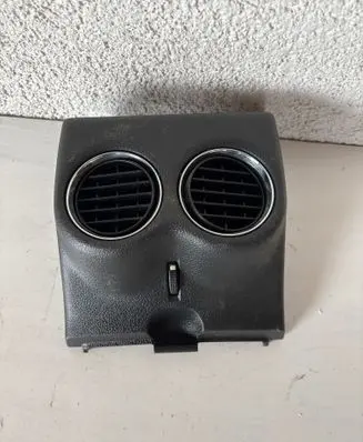 Peugeot 308 SW Rear air vent grill 1005328