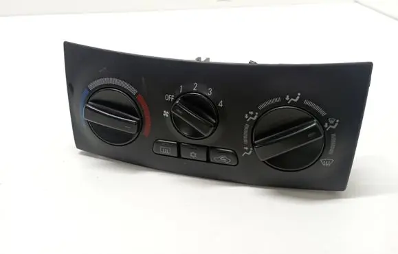 Mitsubishi Space Star Climate control unit MN140637