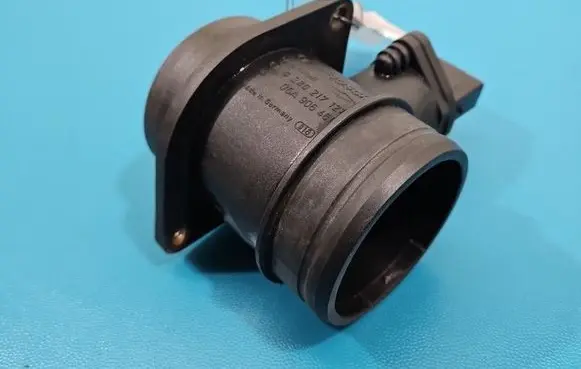 Volkswagen Golf IV Mass air flow meter 0280217121 IMPRK1538583