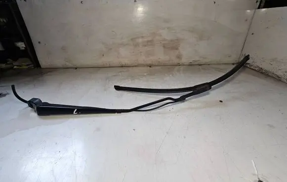 Mercedes-Benz Vito Viano W639 Front wiper blade arm A6398200744