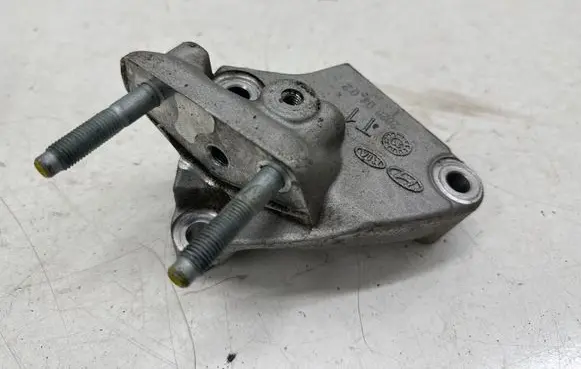 KIA Niro Engine mounting bracket
