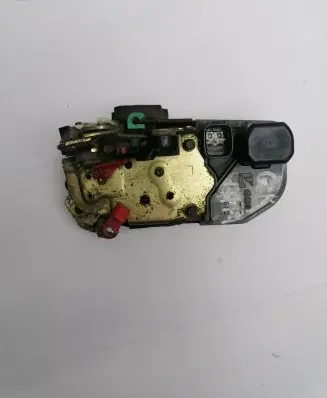 Chrysler 300M Rear door lock