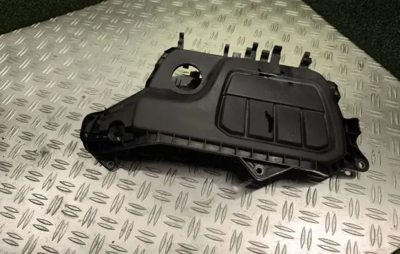 Engine cover (trim)