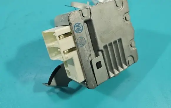 Toyota Prius (XW20) Central body control module 89650-47210 IMPRK1391845