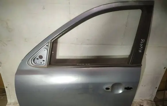 Hyundai Santa Fe Front door melynos