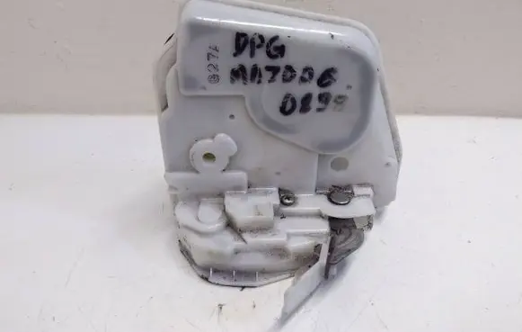 Mazda 6 Rear door lock 8E13B0555