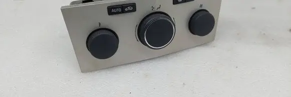 Opel Astra H Climate control unit 13250618