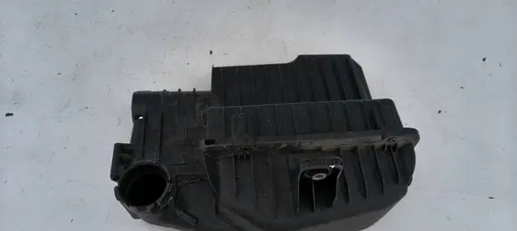 Peugeot 208 I Air filter box 9670851880