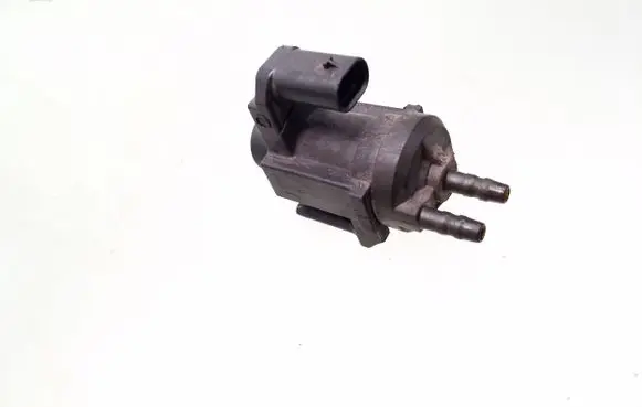 BMW 1 F20 F21 Turbo solenoid valve 8570591