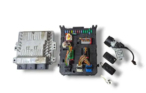 Peugeot 5008 Engine ECU kit and lock set S180123008A 9800268980