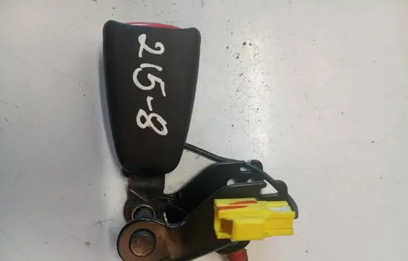 Volvo V70 Rear seatbelt buckle 8632321