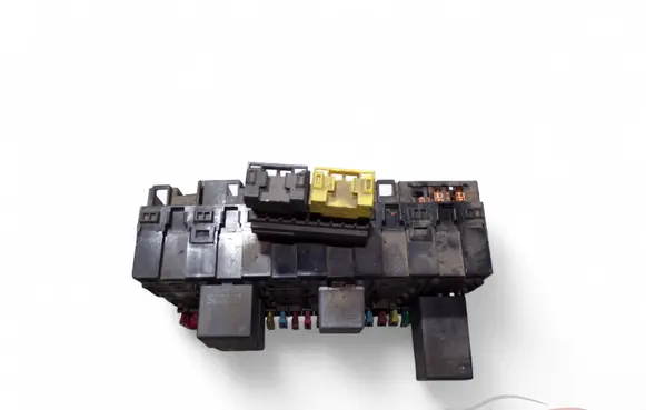 Volkswagen Transporter - Caravelle T4 Fuse module 357937039 3A0972559 191911261C