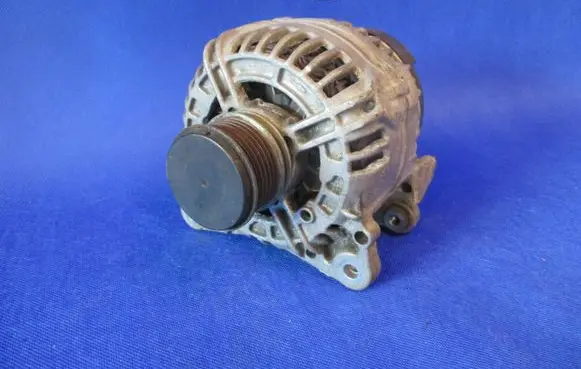 Volkswagen PASSAT B6 Generator/alternator 06F903023F 0124525091