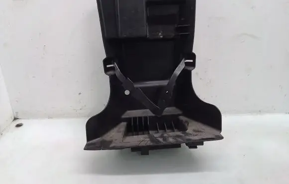 Volkswagen PASSAT B5.5 Other trunk/boot trim element 3B9867705