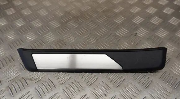 Lexus ES 250 - 300 - 330 Rear sill trim cover 6791633160