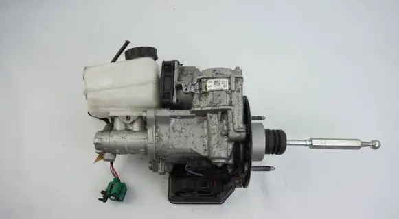 Volkswagen Golf VII Master brake cylinder 5QE614105S 0204N00049 5QE611301