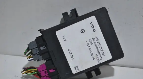 Mercedes-Benz Vaneo W414 Door central lock control unit/module A4144460016