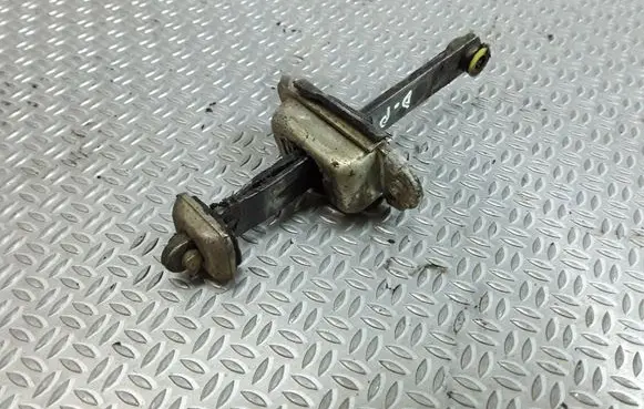 Nissan Terrano Front door check strap stopper