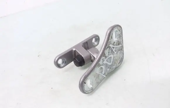 Mercedes-Benz C W203 Front door lower hinge 