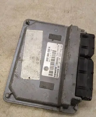 Volkswagen Polo IV 9N3 Engine control unit/module 03D906033H 5WP4423803