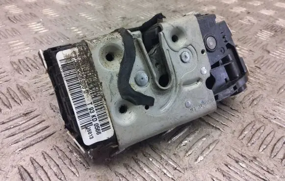 Fiat 500X Rear door lock 52032069000
