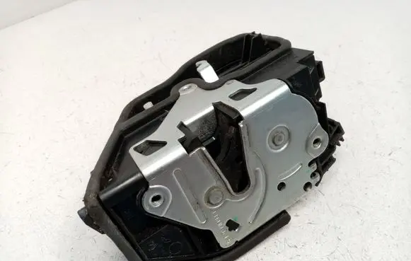 BMW X3 F25 Front door lock 7202149 51217202149 51217167077