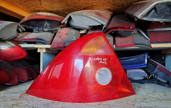 Ford Mondeo Mk III Rear/tail lights 1S7113405A 0374D