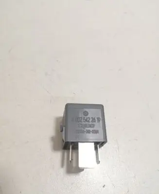 Mercedes-Benz A W169 Other relay A0025422619