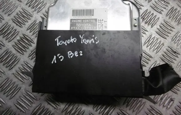 Toyota Yaris Engine control unit/module ECU 896610D070