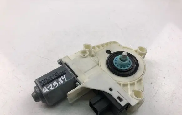 Audi Q3 8U Front door window regulator motor 8K0959812
