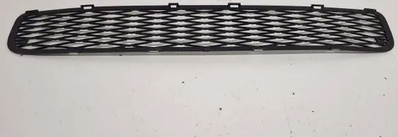 Toyota Yaris Front bumper lower grill