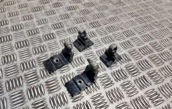 Rear door hinge set