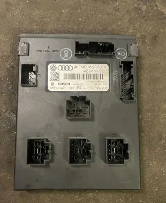 Audi A8 S8 D4 4H Comfort/convenience module 4H0907063CC