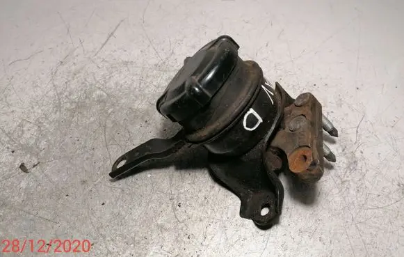 Toyota Avensis T250 Engine mount bracket