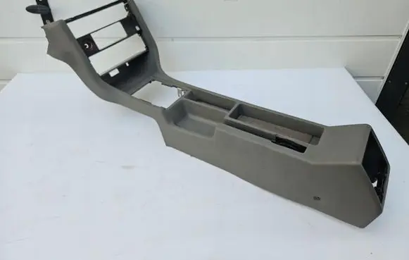 Audi V8 Center console