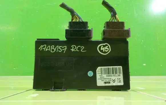 Peugeot RCZ Central body control module 9673918880