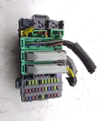 Honda CR-V Fuse module 52575LM