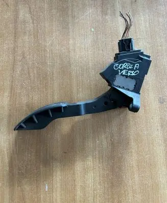 Toyota Verso Accelerator throttle pedal