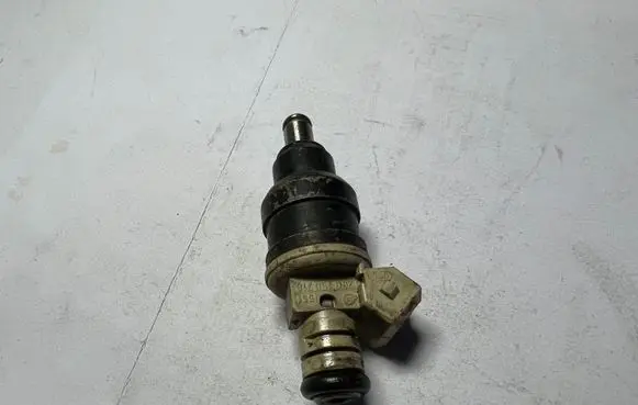 BMW 5 E34 Fuel injector 0280150716