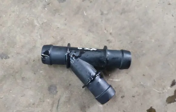 Volkswagen Jetta VI Engine coolant pipe/hose 3D0819423